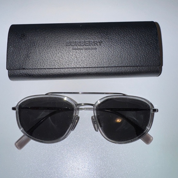 Burberry BE3106 Sunglasses with Case - Picture 1 of 3